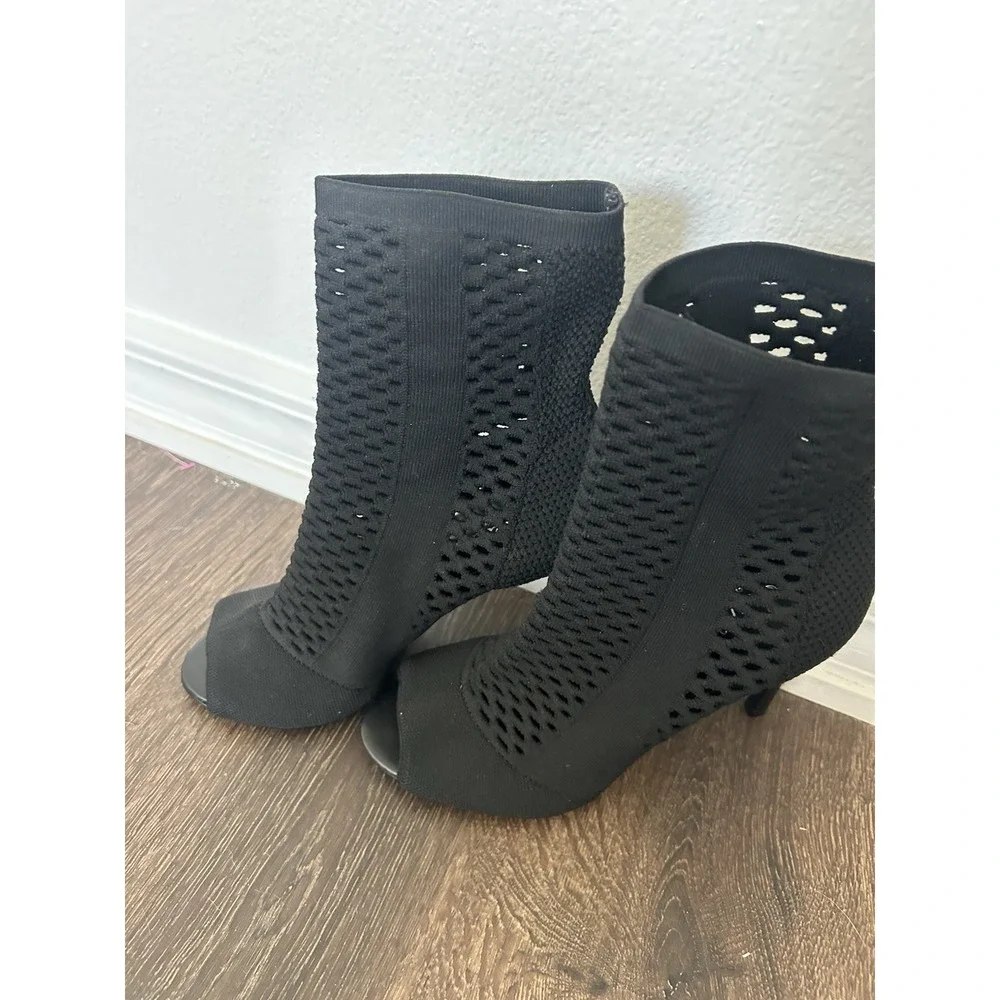 CHARLES‎ BY CHARLES DAVID Black Cut Out Peep Toe Ankle Booties Sz 7.5 $139 NEW